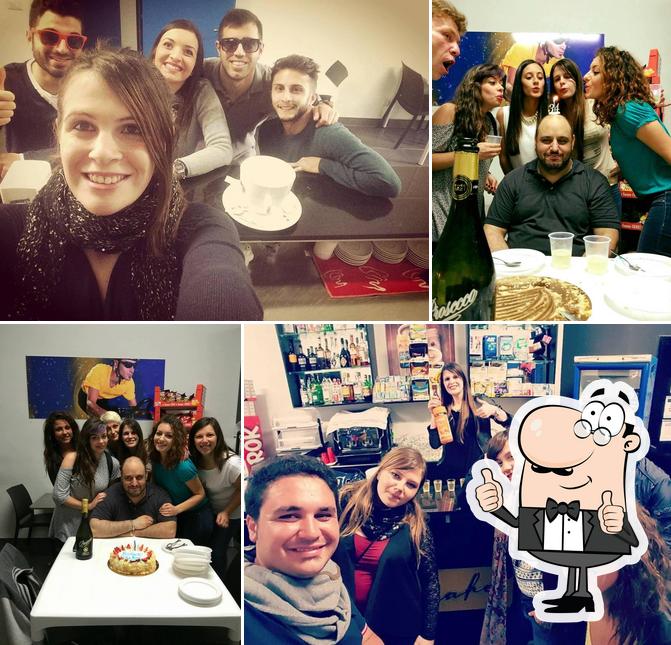 Guarda la foto di Goldbet Cafe