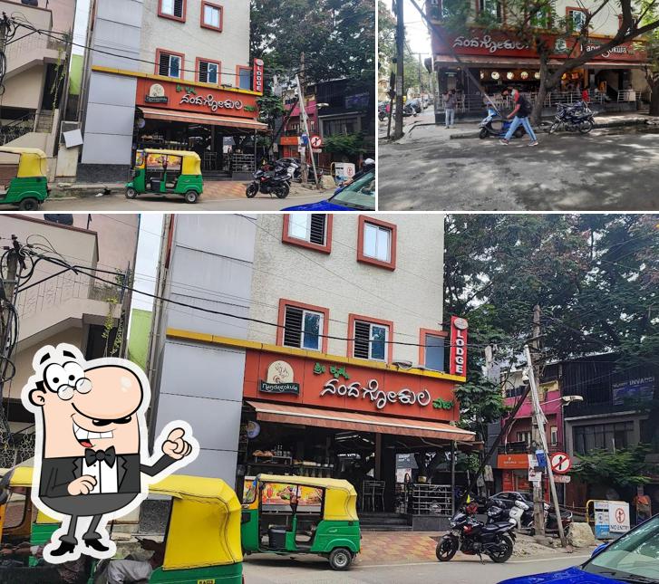 Check out how Sri Krishna Nandagokula Veg looks outside
