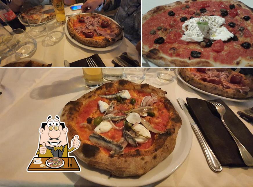 A Ristorante AcaciAmare, puoi assaggiare una bella pizza