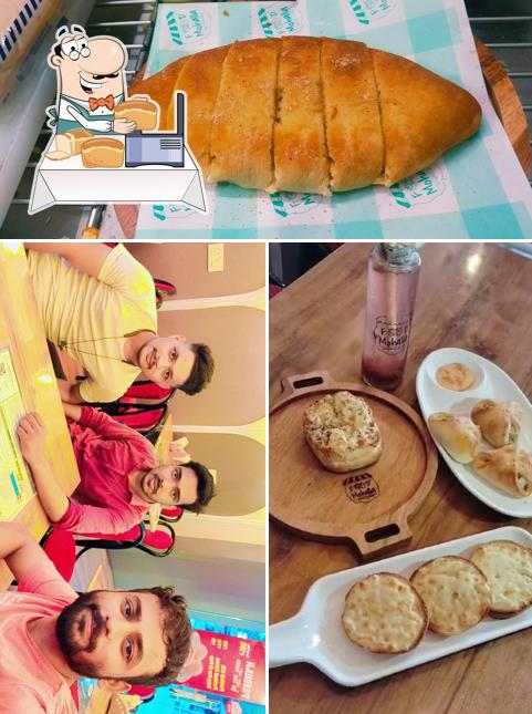 Garlic bread at Food Mohalla Gonda