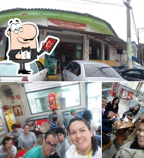 O exterior do Padaria e Confeitaria Rio Cotia