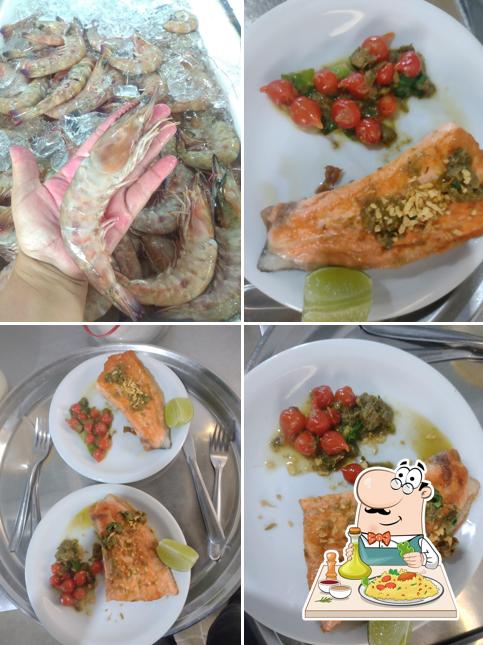 Comida em Peixaria Levi e Tatá