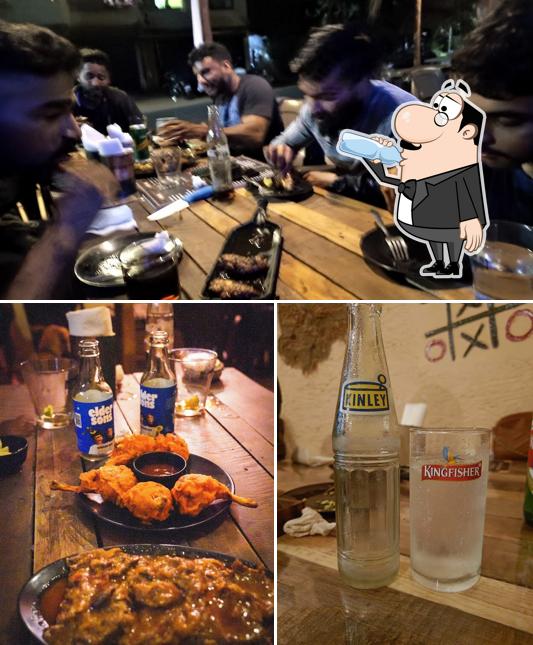 The picture of The Bootlegger Bar Goa’s drink and food