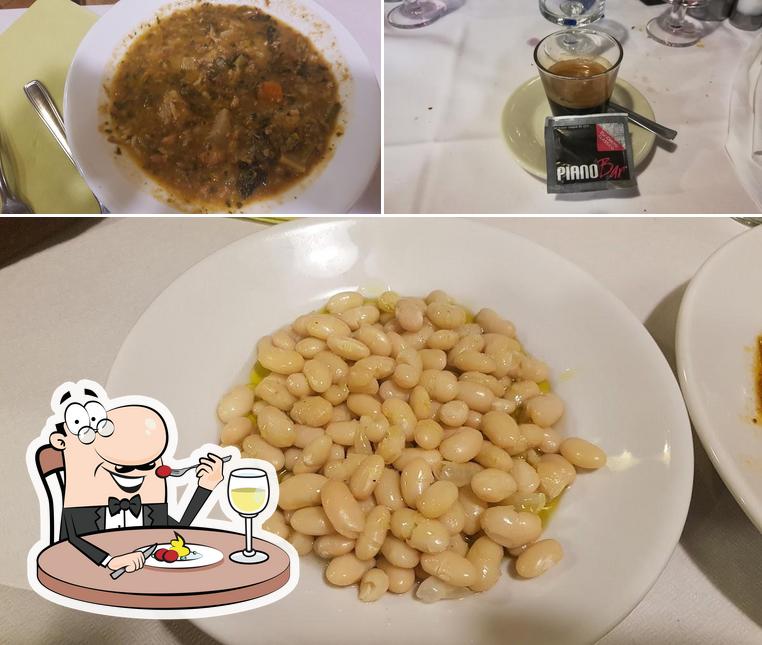 Tra le varie cose da Trattoria di campagna Paolo e Paola si possono trovare la cibo e bevanda