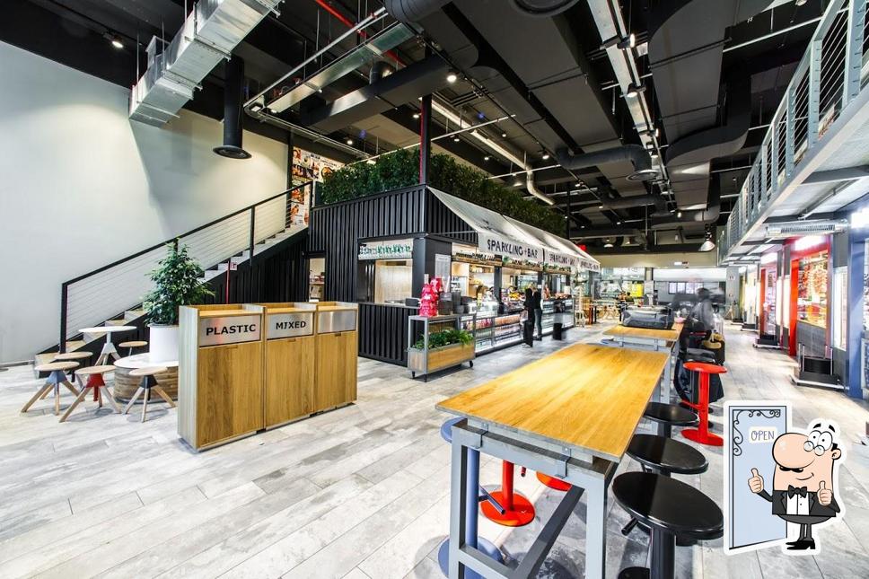Vedi la foto di Food Court