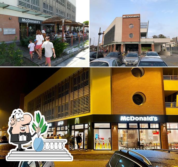 Goditi la vista dagli esterni di McDonald's Jesolo