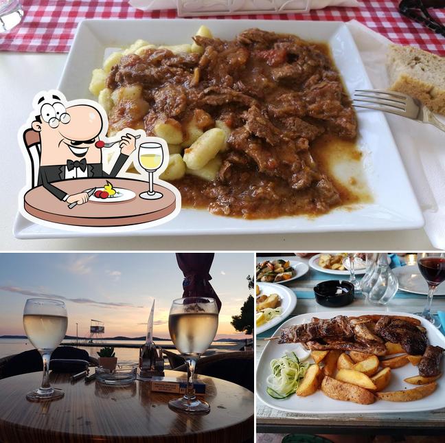 La immagine di cibo e vino da Pizzeria Maslina