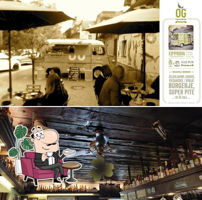 Gli interni di Sax pub