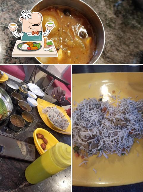 Food at Hotel 90's Pattalam