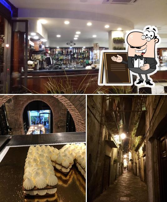 Bar Rosa si caratterizza per la esterno e vino