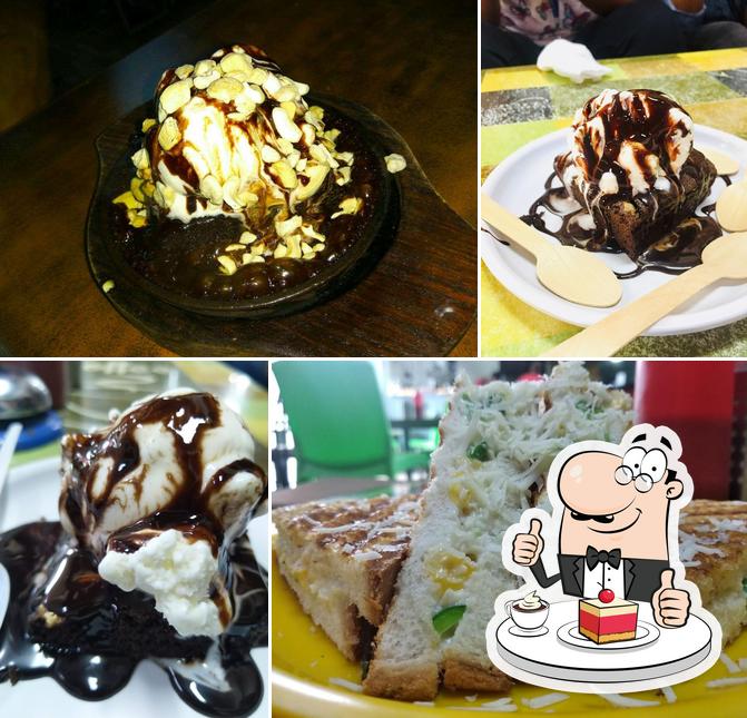 Shiva's coffee bar (Giftcity Shahpur) offers a selection of desserts