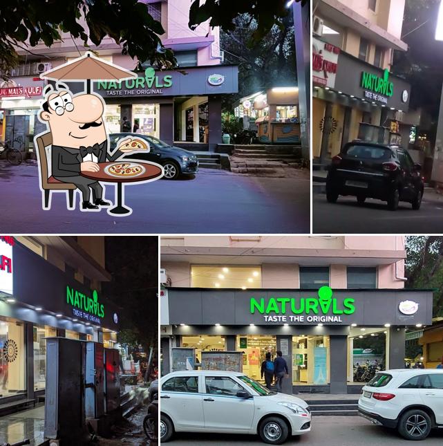 Check out how Naturals Ice Cream looks outside