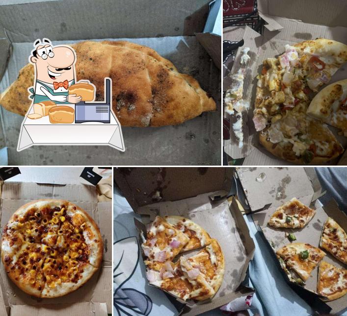 Garlic bread at Pizza Galleria - Panipat Junction