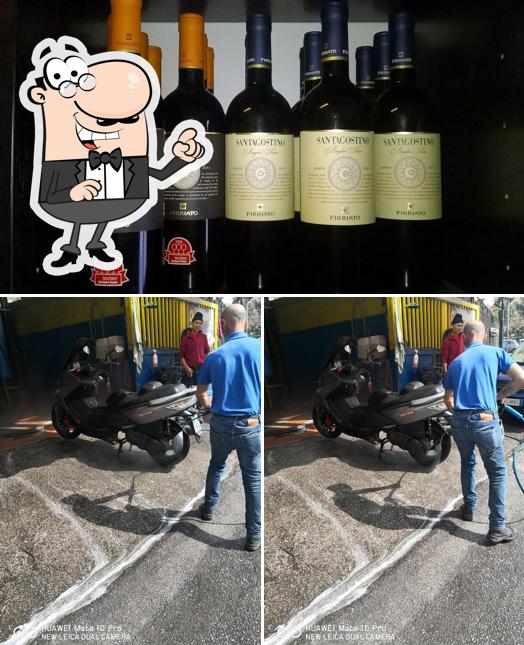 La foto della esterno e cibo di Enoteca Carotenuto