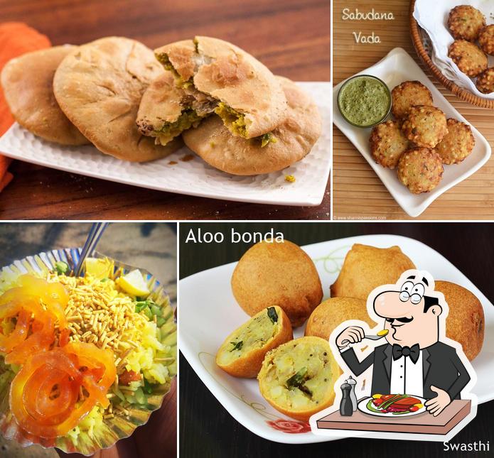 Food at HARI PARVATI NAMKEEN & SWEETS