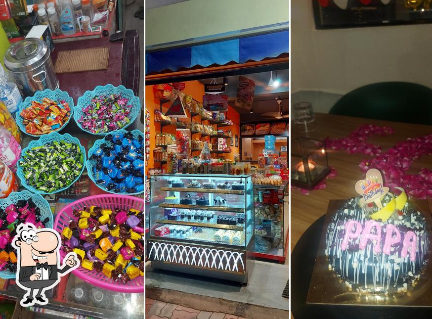 The interior of HOT PIZZA & BAKE SHOP