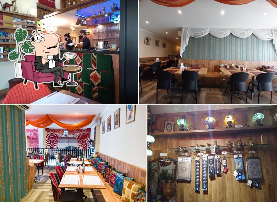 Veja imagens do interior do Falah Arabian Food