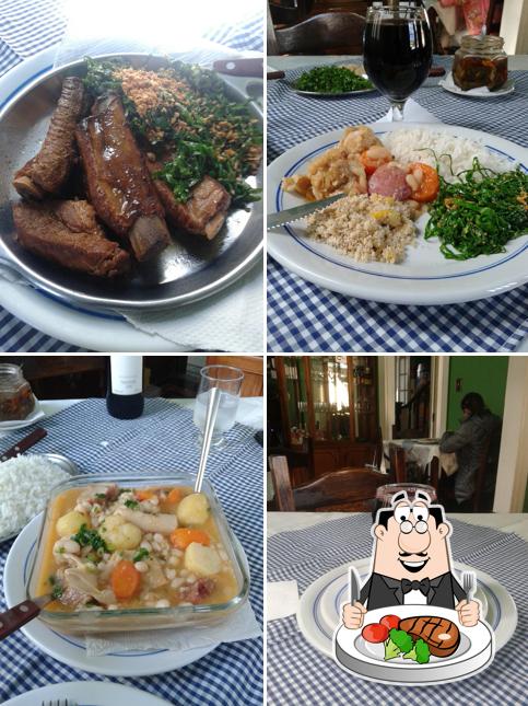 Pratos de carne são disponibilizados no Fuga Bar e Churrascaria