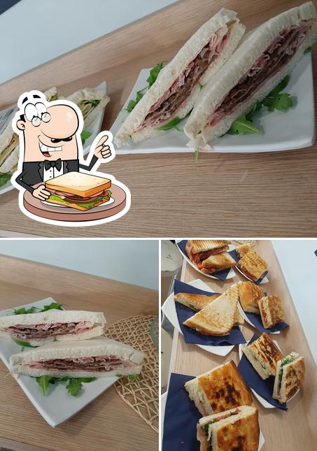 Ordina un panino a Marittimo Tobacco & Coffee