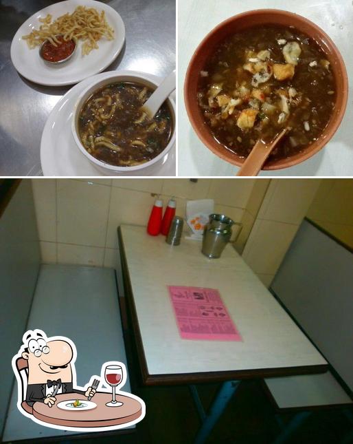 The picture of New Gold Coin’s food and interior