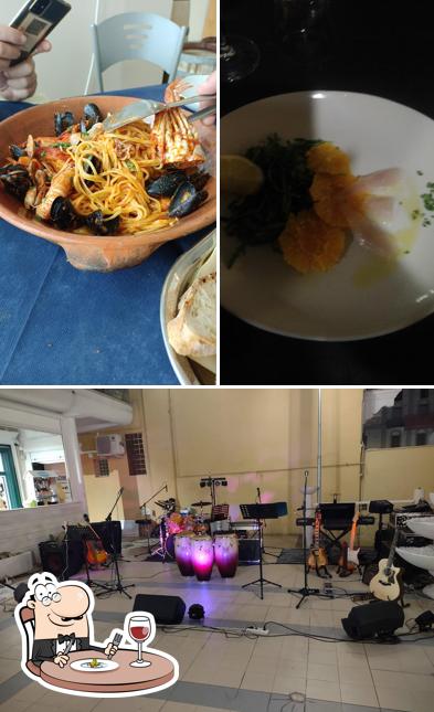 Questa è la foto che presenta la cibo e interni di Ristorante La Barcaccia