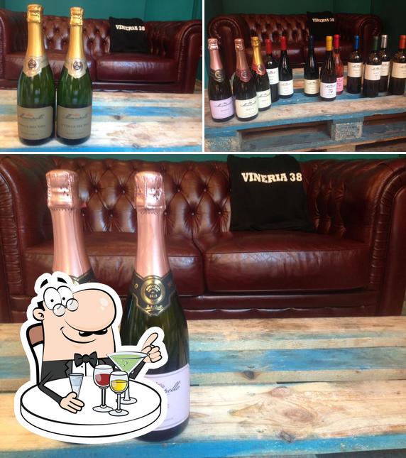 Vineria 38 serve alcolici