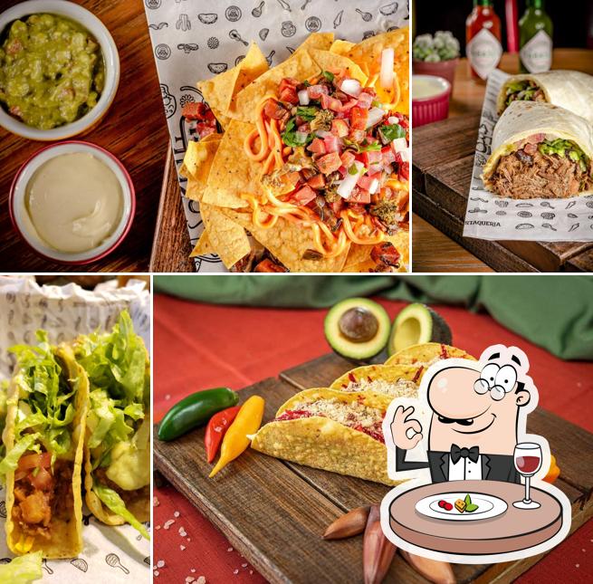Sanduíche de carne de porco desfiada em Cholos Taqueria