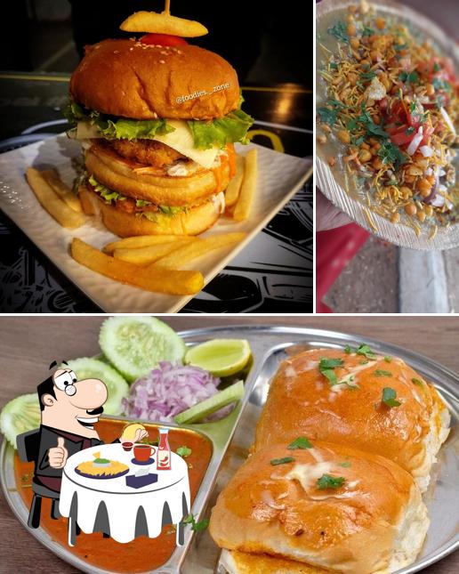 Hamburger at Foodie's Zone