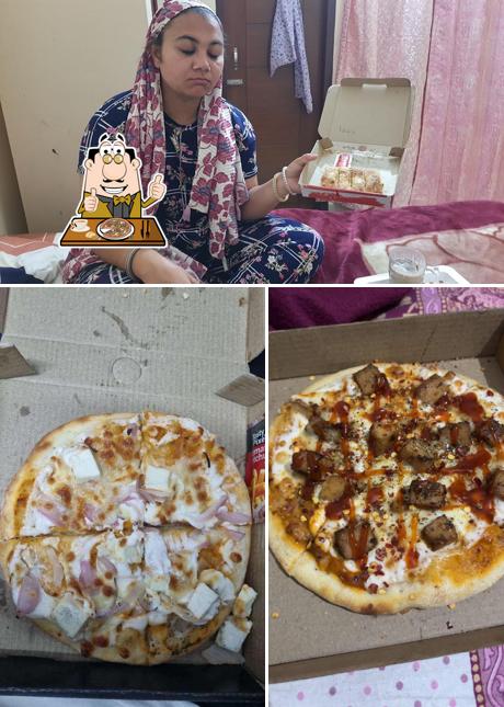 Order pizza at Hot 2 shot pizza