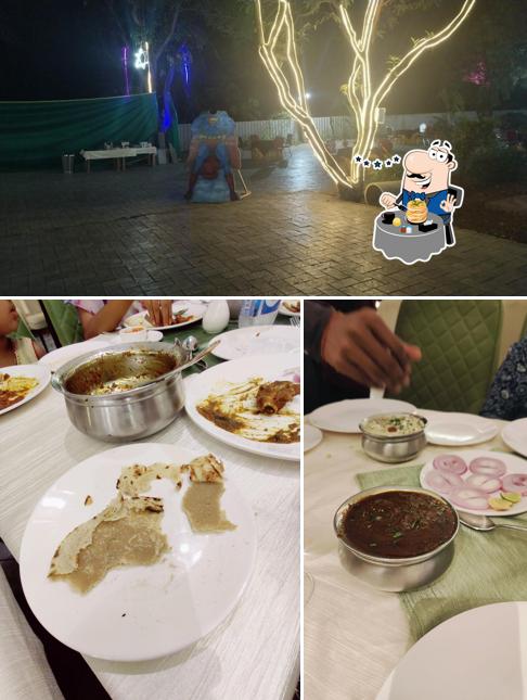 The picture of Hotel BridgeWay’s food and interior