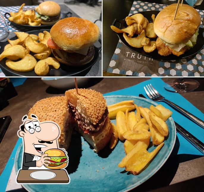 Gli hamburger di Truth - Mixology & Kitchen potranno soddisfare molti gusti diversi