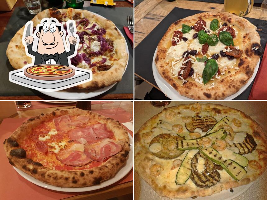 Scegli una pizza a Pizzeria Ristorante L'Antica Abbazia