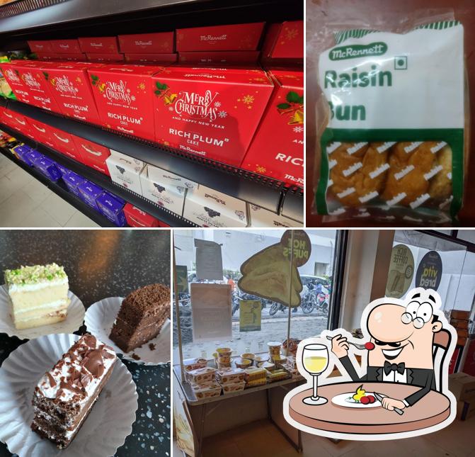 Meals at McRennett Cakes AnnaNagar