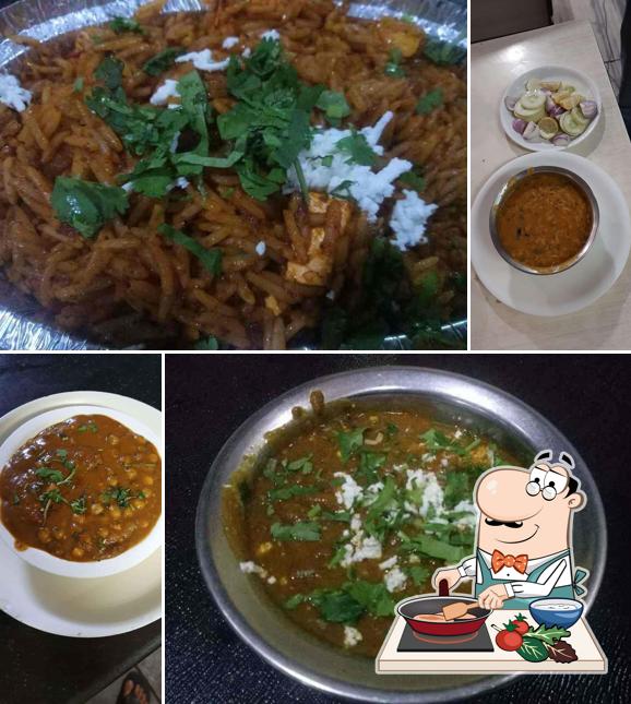 Chicken curry at Hotel Sagar Express