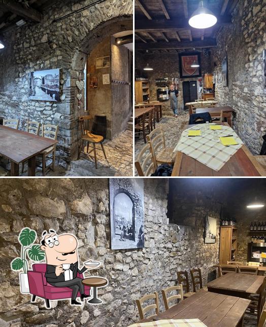 Gli interni di trattoria La Loggetta Del Tartufo