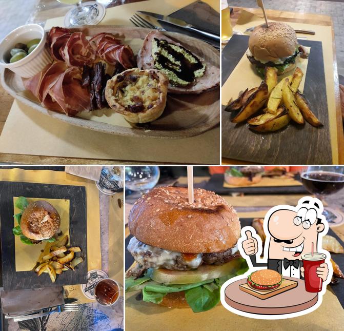 Prova un hamburger a B EastSide Pub