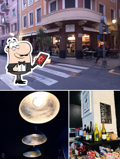 Questa è la immagine che raffigura la esterno e alcol di Bar Breakfast