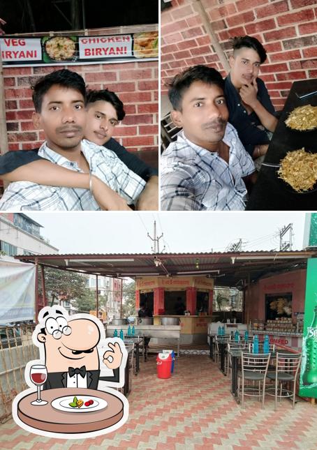 Food at Rajdhani Fastfood