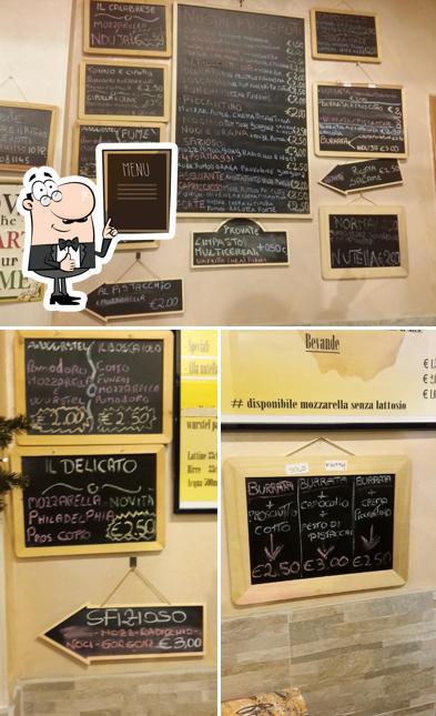 Il menu sulla lavagna elenca le opzioni possibili