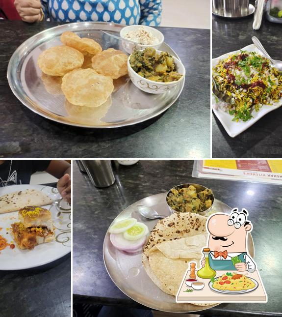 Food at Kaanchan Kitchens