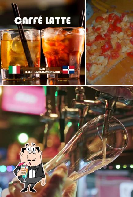 La immagine della bevanda e cibo di Bar Caffè Latte