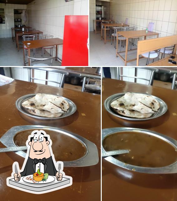 The photo of food and interior at Foji Dhaba