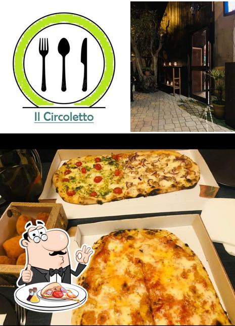 Ordina tra le svariate varianti di pizza