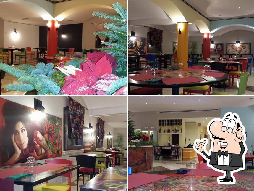 Gli interni di Pizza's Restaurant