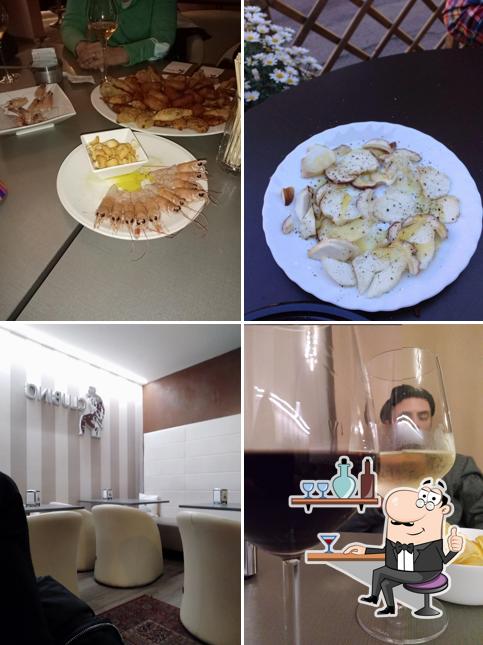 La immagine di interni e cibo da Clubino