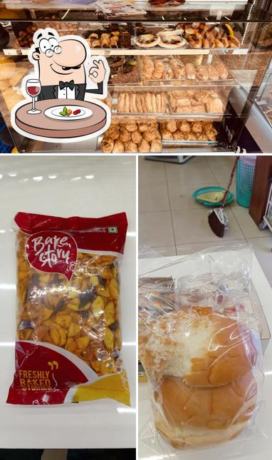 Food at Bake Story Puthiyatheru