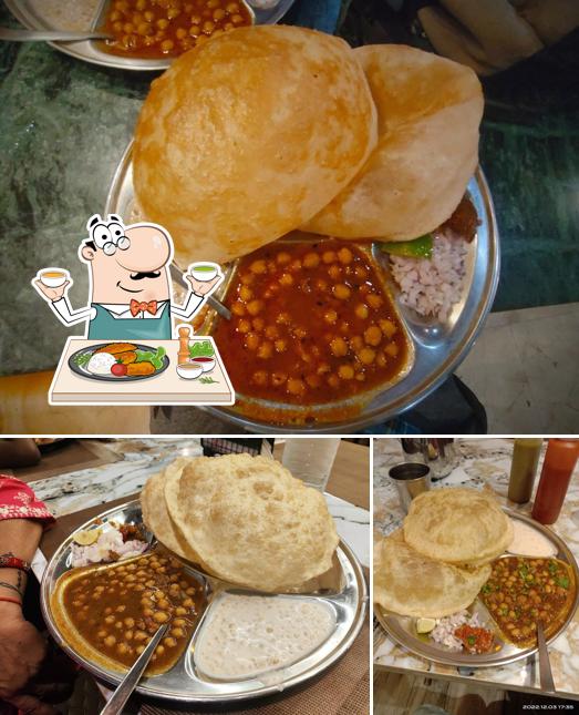 Chole bhature at Keshav Kunj