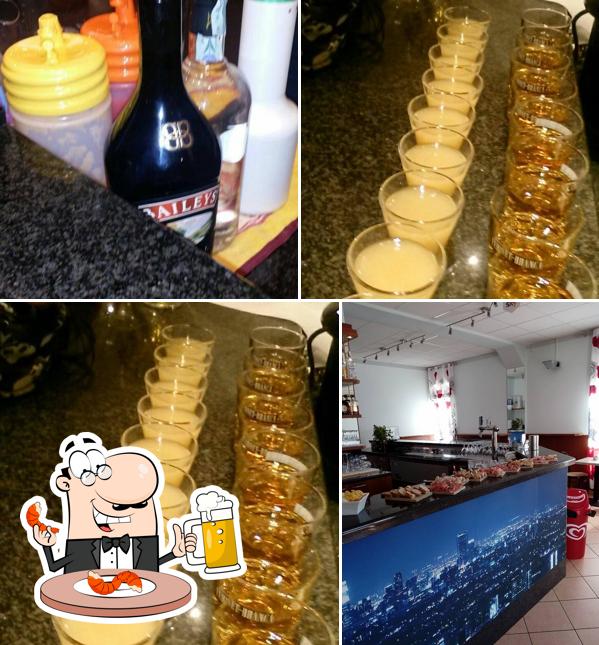 Puoi goderti un rinfrescante bicchiere di birra chiara o scura