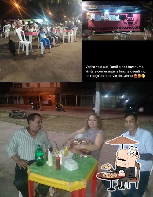 O exterior do Faby Lanches E Refeiçoes