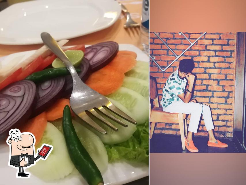 Look at the image of Yellow Sapphire Restaurant